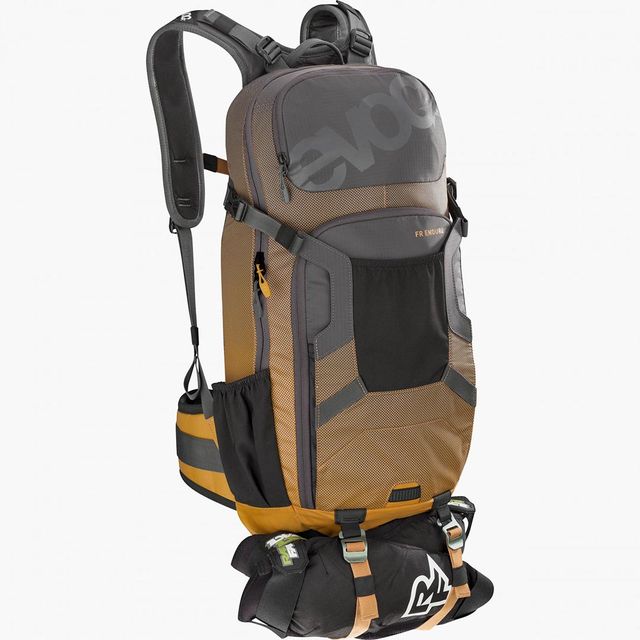 EVOC FR Enduro Maastopyöräilyreppu 16L EVOC FR Enduro Maastopyöräilyreppu 16L